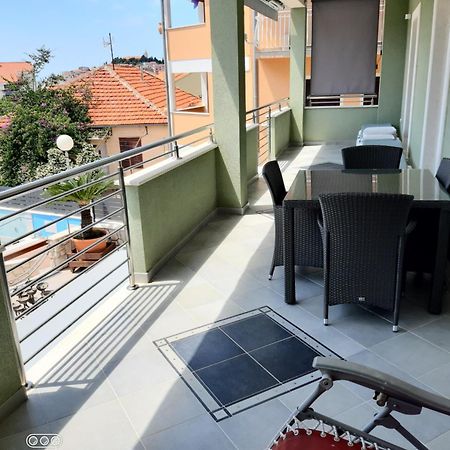 -Villa Sjor -Primosten-Apartmani- Has 2 Large Apartments And 2 Smaller Ones -Primosten Lokvice 6 Esterno foto