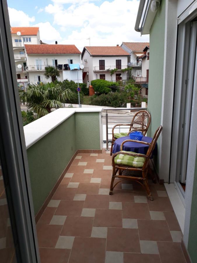 -Villa Sjor -Primosten-Apartmani- Has 2 Large Apartments And 2 Smaller Ones -Primosten Lokvice 6 Esterno foto