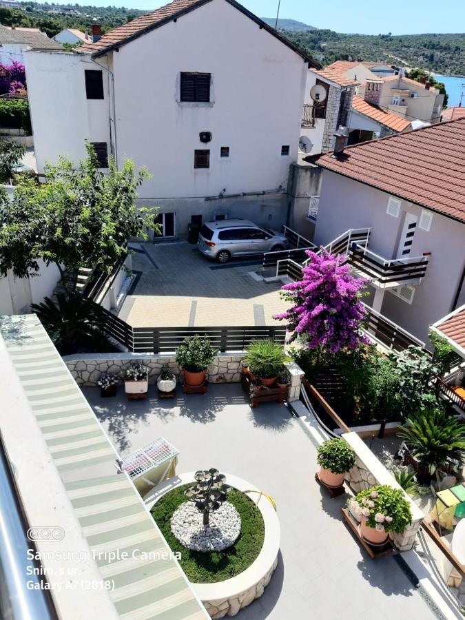 -Villa Sjor -Primosten-Apartmani- Has 2 Large Apartments And 2 Smaller Ones -Primosten Lokvice 6 Esterno foto