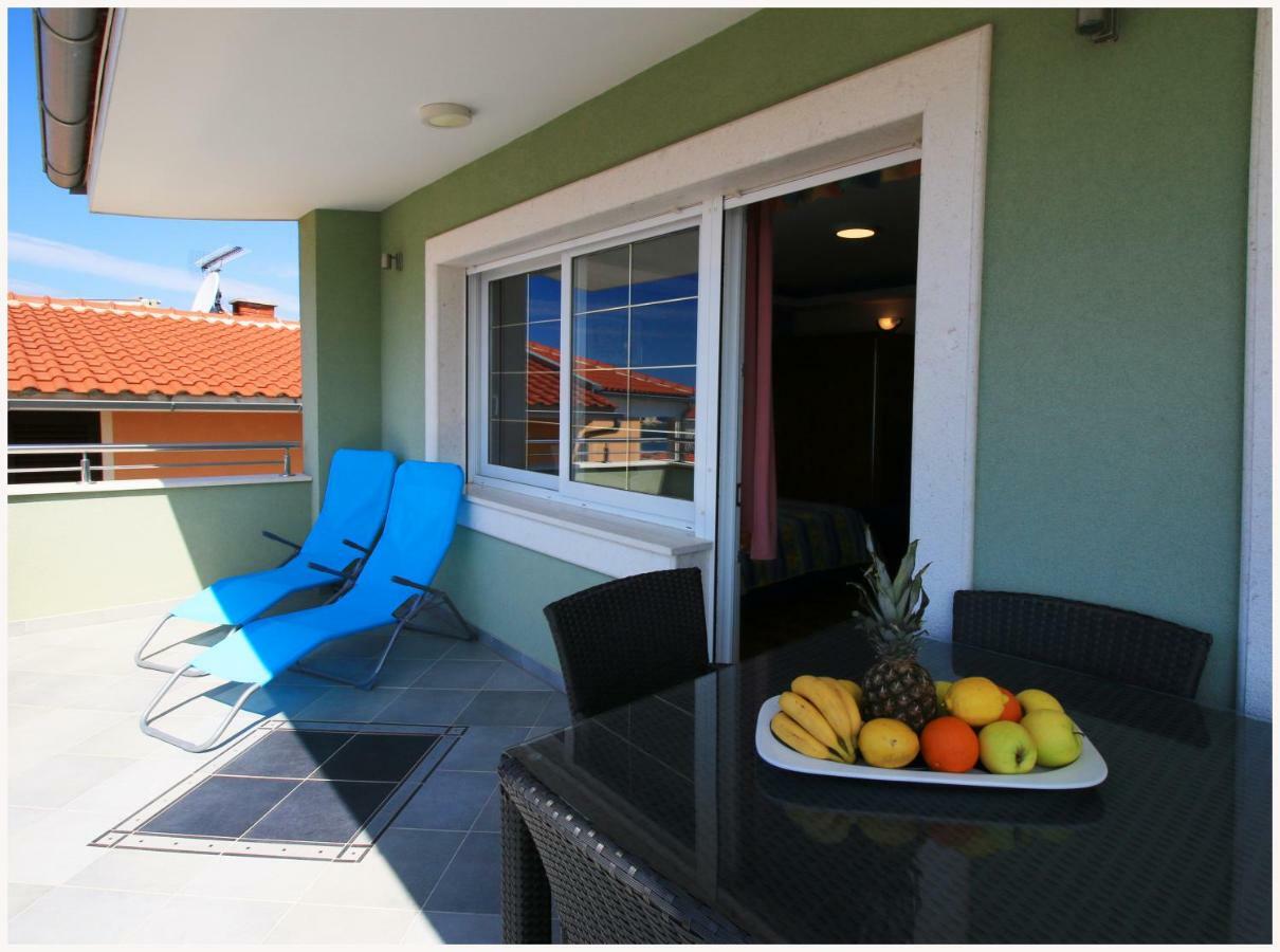 -Villa Sjor -Primosten-Apartmani- Has 2 Large Apartments And 2 Smaller Ones -Primosten Lokvice 6 Esterno foto