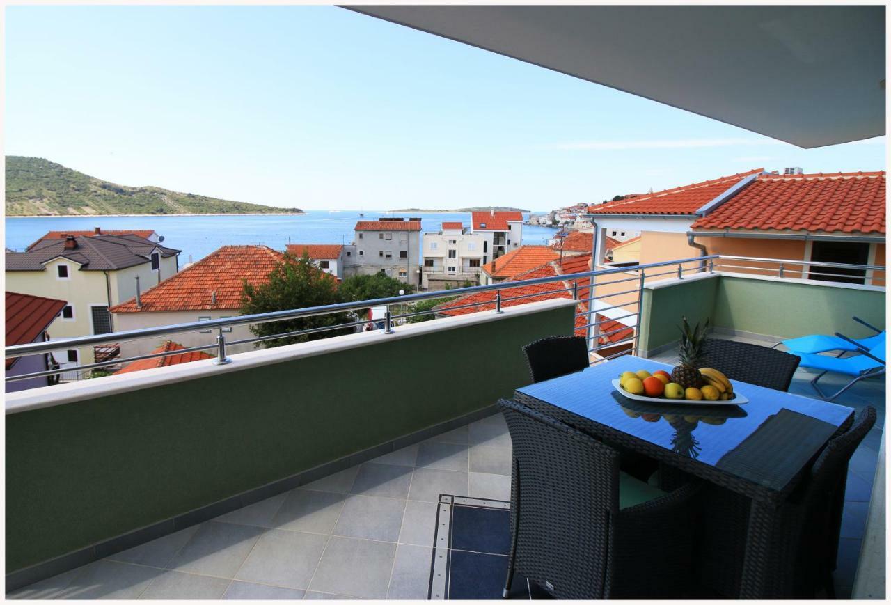 -Villa Sjor -Primosten-Apartmani- Has 2 Large Apartments And 2 Smaller Ones -Primosten Lokvice 6 Esterno foto